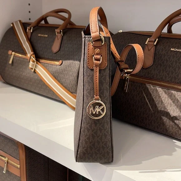 Michael Kors Jet Set Travel Large Messenger Crossbody Bag Brown - Picture 3 of 16